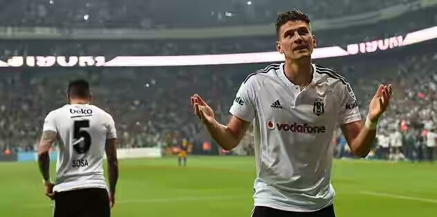 Mario Gomez'den U Dönüşü 