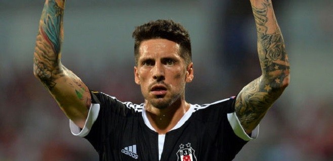 Sosa Müjdeyi İbiza'dan Beşiktaş'a verdi