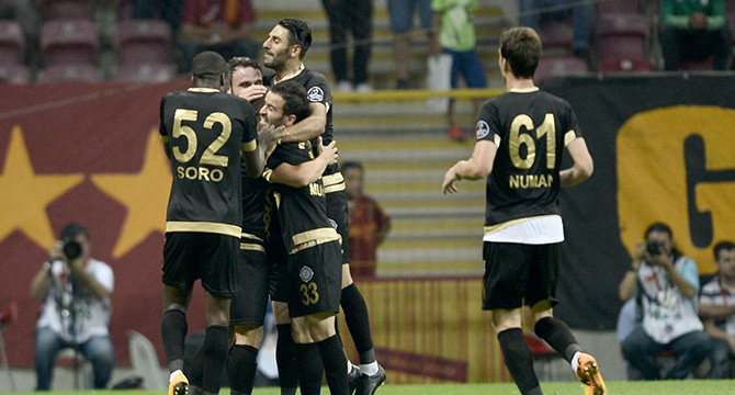 Osmanlıspor'un Yıldızından Flaş Açıklama