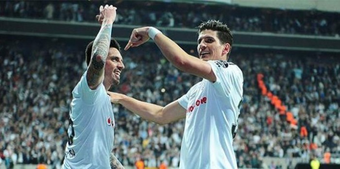 Beşiktaş'ta Sosa ve Gomez Özlemi!