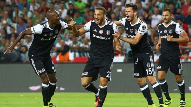 Beşiktaş bir değil, 2,5 takım oldu!