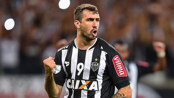 Beşiktaş'ın istediği forvete 10 milyon euro'luk şok teklif!