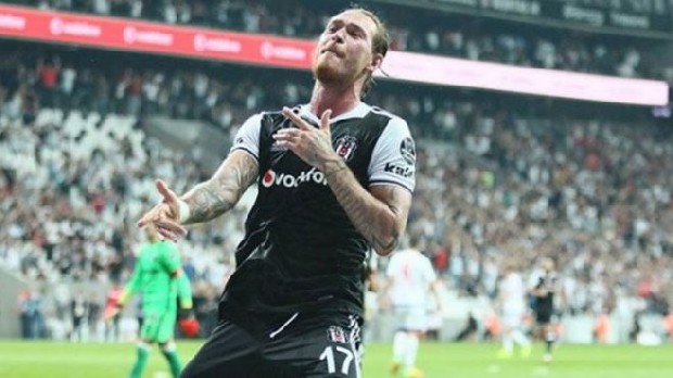 Beşiktaş'tan ayrılmaya niyetleri yok