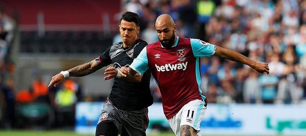 Yıldız golcünün babası İstanbul'a geldi!