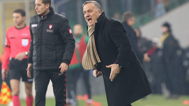 Fenerbahçe teknik direktöründen haddini aşan Beşiktaş açıklaması!