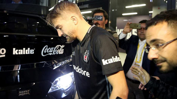 Beşiktaş Caner Erkin'le 4 yıllık sözleşme imzaladı