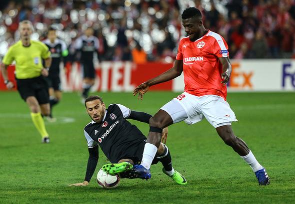 Cenk Tosun, Mario Gomez'i 3'e katladı