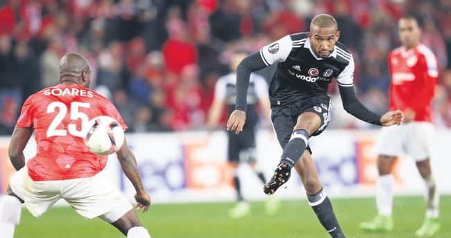 Derbi öncesi Beşiktaş'ta büyük şok!