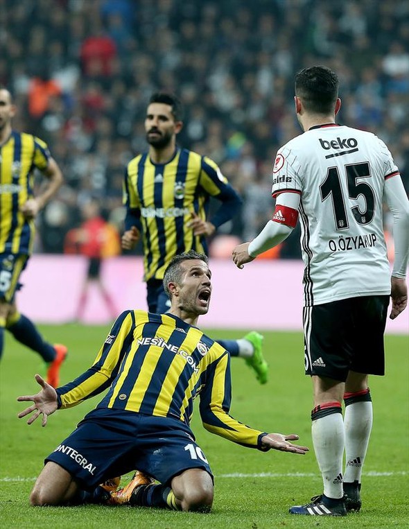 Oğuzhan Özyakup'un Van Persie'ye ne dediği ortaya çıktı!