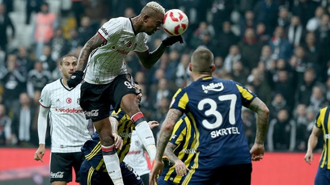 Talisca koltuğu kimseye bırakmadı!