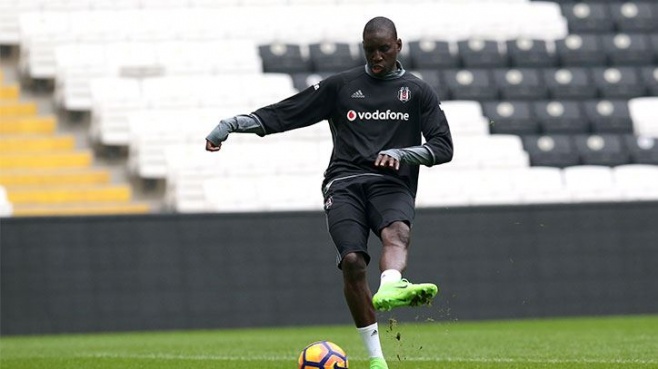 Demba Ba Şenol Güneş'ten görev istedi!