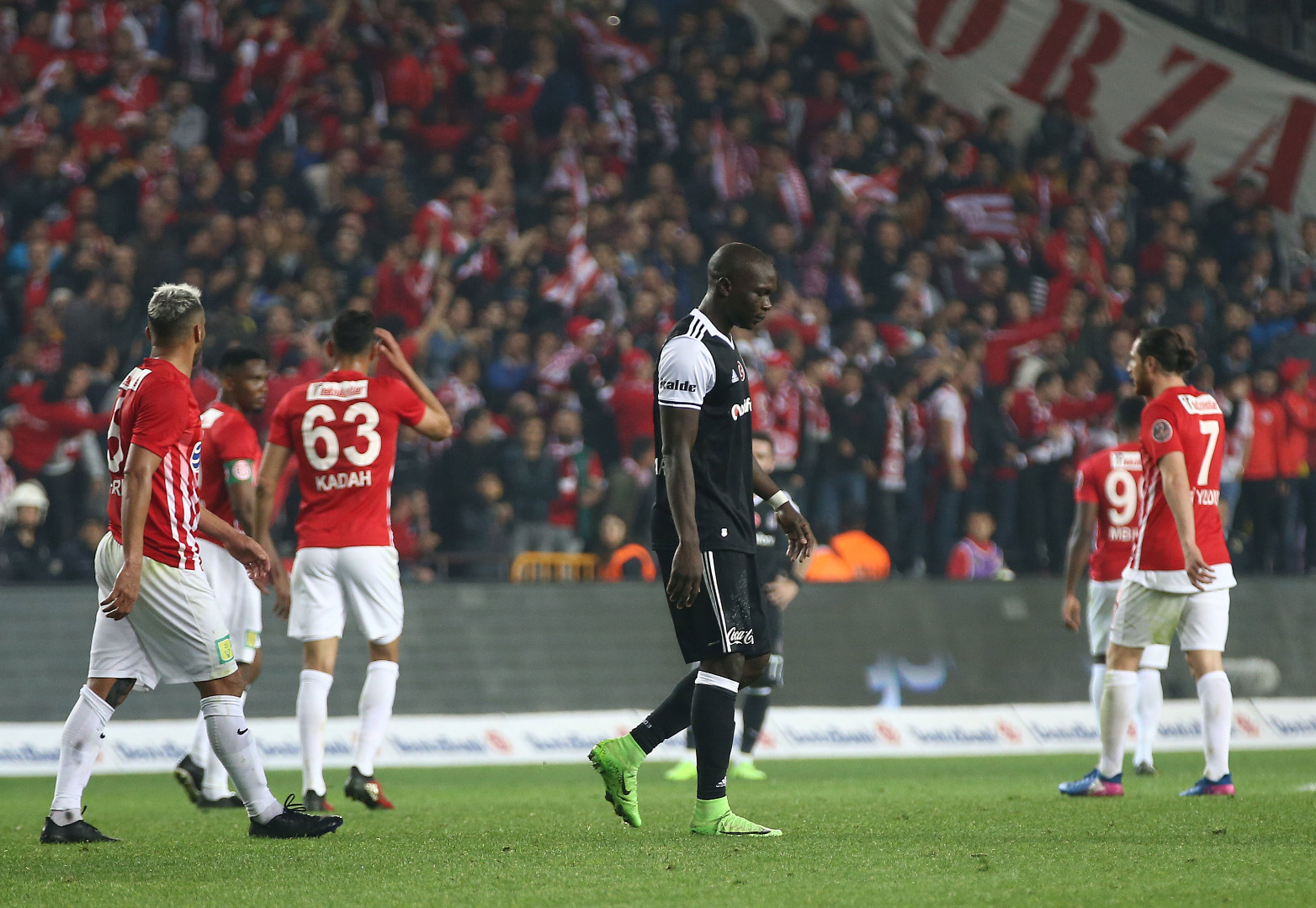 Aboubakar'a tarihi ceza!