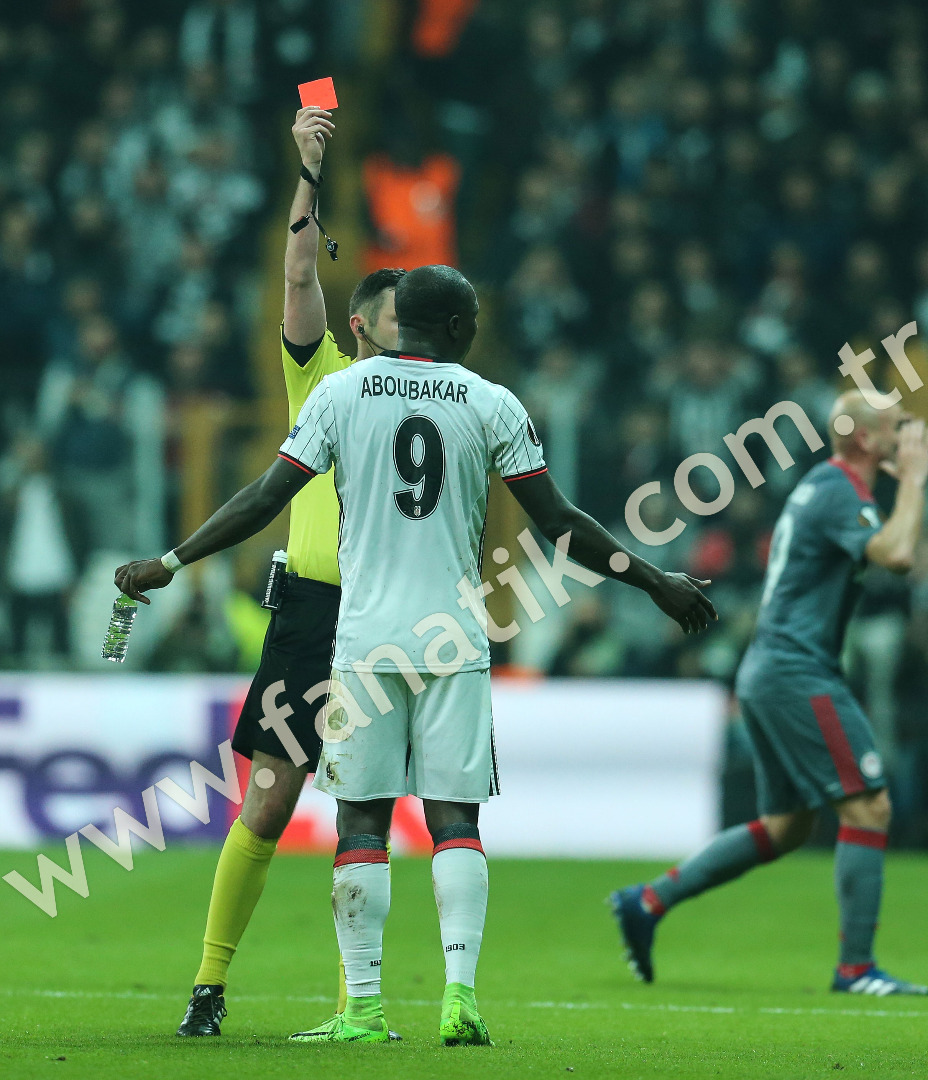 Aboubakar'a tarihi ceza!