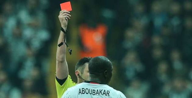 Aboubakar'a gereken ders verildi!