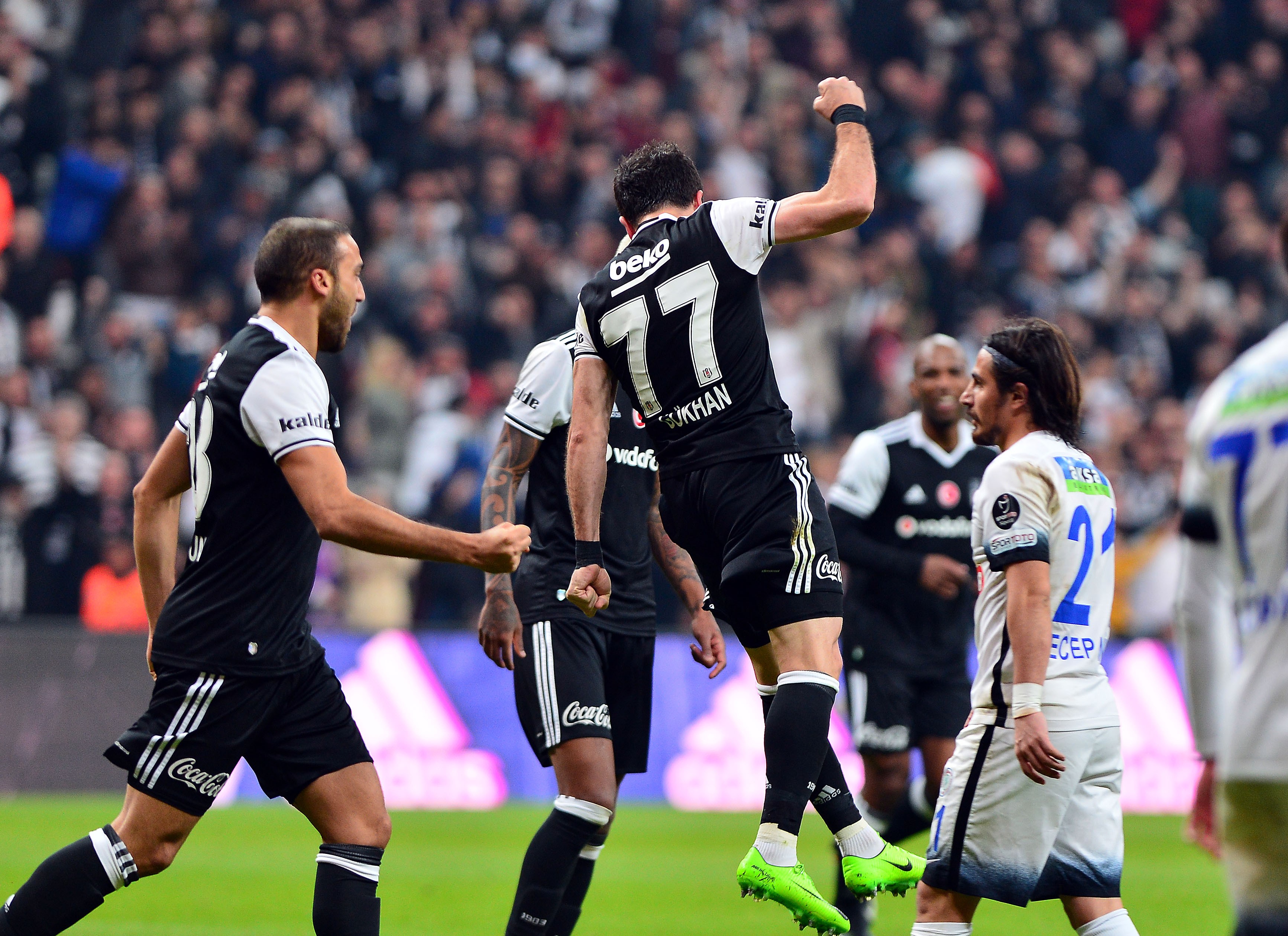 Slaven Bilic Beşiktaş'ın yıldızını istiyor!