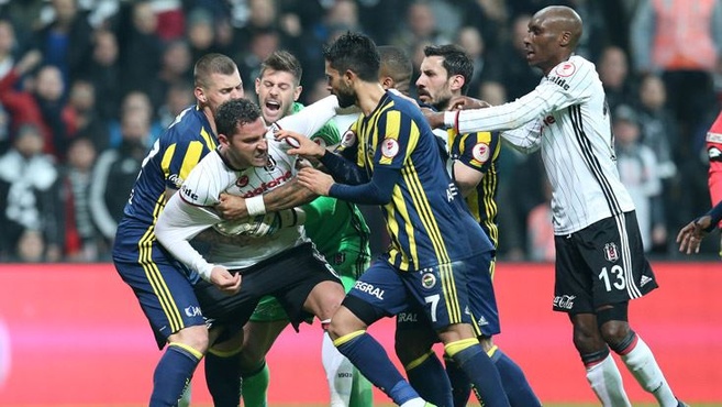 Şenol Güneş yıldız oyuncunun biletini kesti!