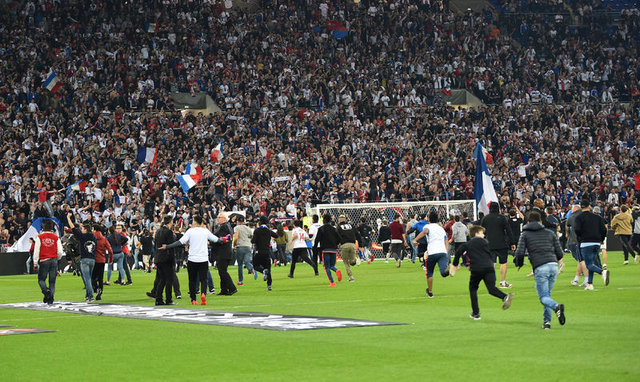 UEFA'dan Lyon'a ağır ceza!