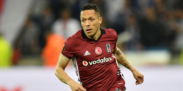 Adriano'dan gelen haber Caner Erkin'e yarayacak!