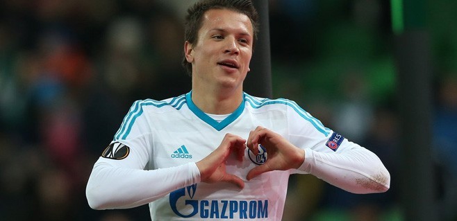 Beşiktaş ile Schalke, yıldız oyuncuyu masaya yatırdı!