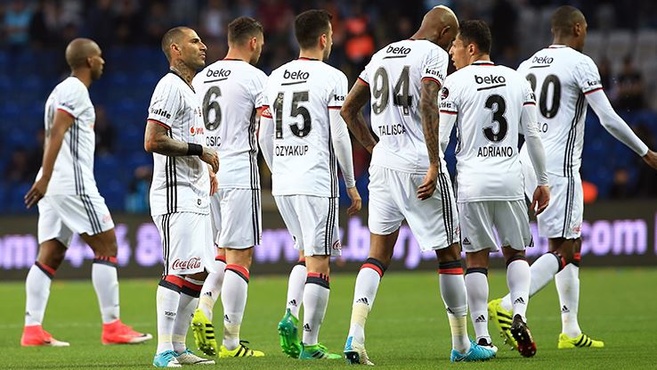 Beşiktaş yıldız oyuncunun biletini kesti!