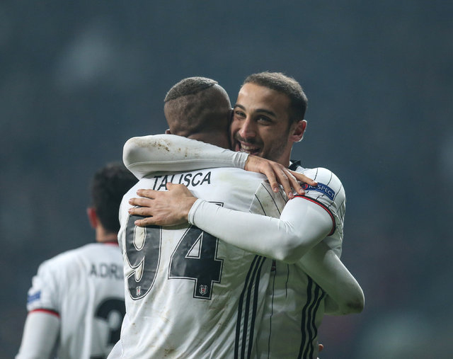 Beşiktaş'ta Cenk-Talisca-Quaresma zirvesi!