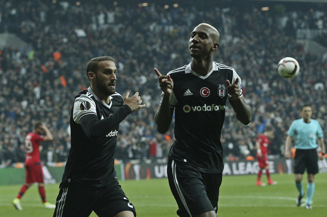 Beşiktaş'ta Cenk-Talisca-Quaresma zirvesi!