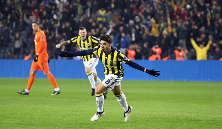 Ünlü yorumcudan Ozan tufan ve Van Persie'ye Beşiktaş tavsiyesi!