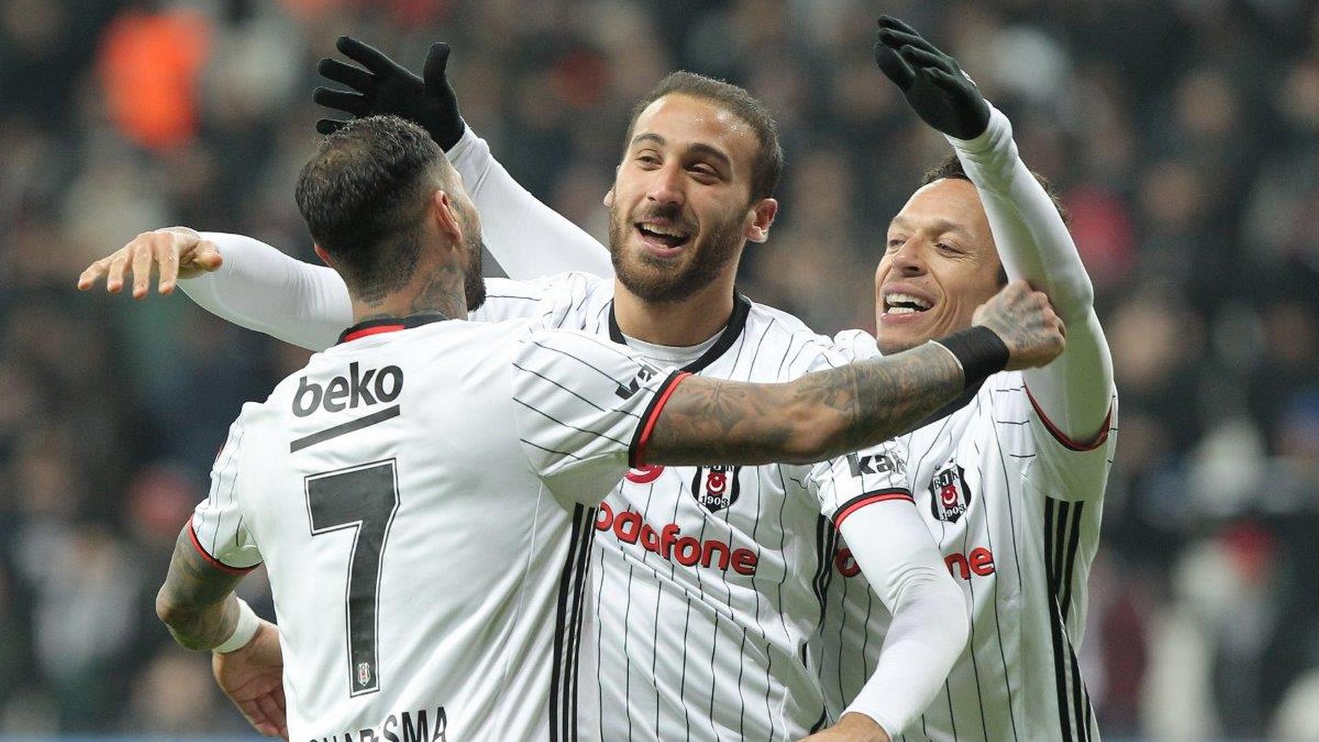 Yıldız oyuncu Beşiktaş’tan ayrılıyor!