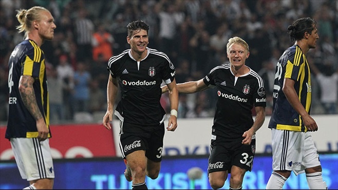 Mario Gomez’den Cenk Tosun’a özel telefon!