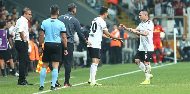 Gary Medel takım arkadaşlarıyla vedalaştı