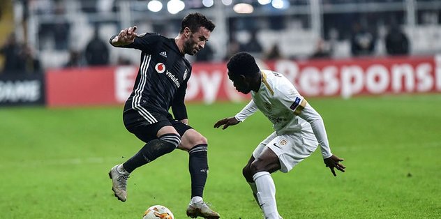 Genk namağlup liderliğini korudu