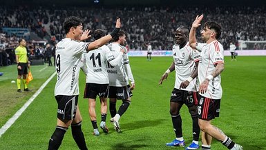 Beşiktaş, Antalyaspor'u 4-2 Geçti: Yenilikler ve Duygusal Anlar