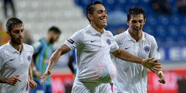 Kartal Üçlü eşinde