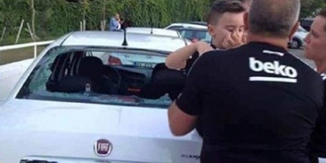 Minik Beşiktaşlı'yı ağlattılar