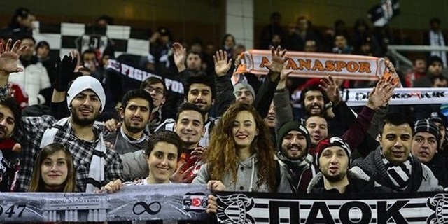 Taraftar ateşe attı!