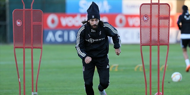 Olcay Şahan forma bekliyor