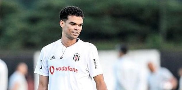 Pepe Beşiktaş'ta kalıyor!
