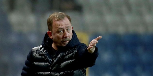 Sergen Yalçın'ın 5 değişikliği mağlubiyete engel olmadı!