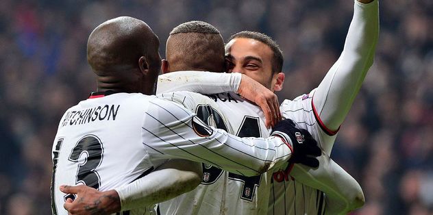 Siyah-beyazlılardan Olympiakos'a tokat gibi cevap