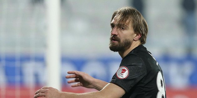 Sol kanadına çare arıyor