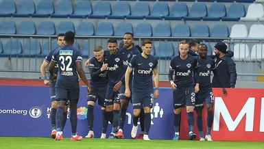 Son dakika spor haberleri: Kasımpaşalı Aytaç Kara'nın paylaşımına Fenerbahçeli Mame Thiam'dan flaş y