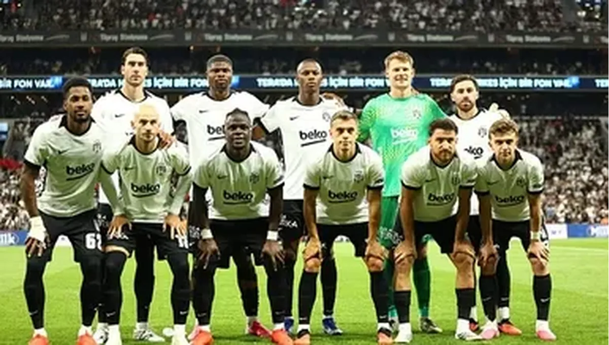Beşiktaş'ta Dusan Vlahovic ve Leandro Trossard'ın Durumu İyileşiyor Özet: Beşiktaş'ta sakatlıkları s