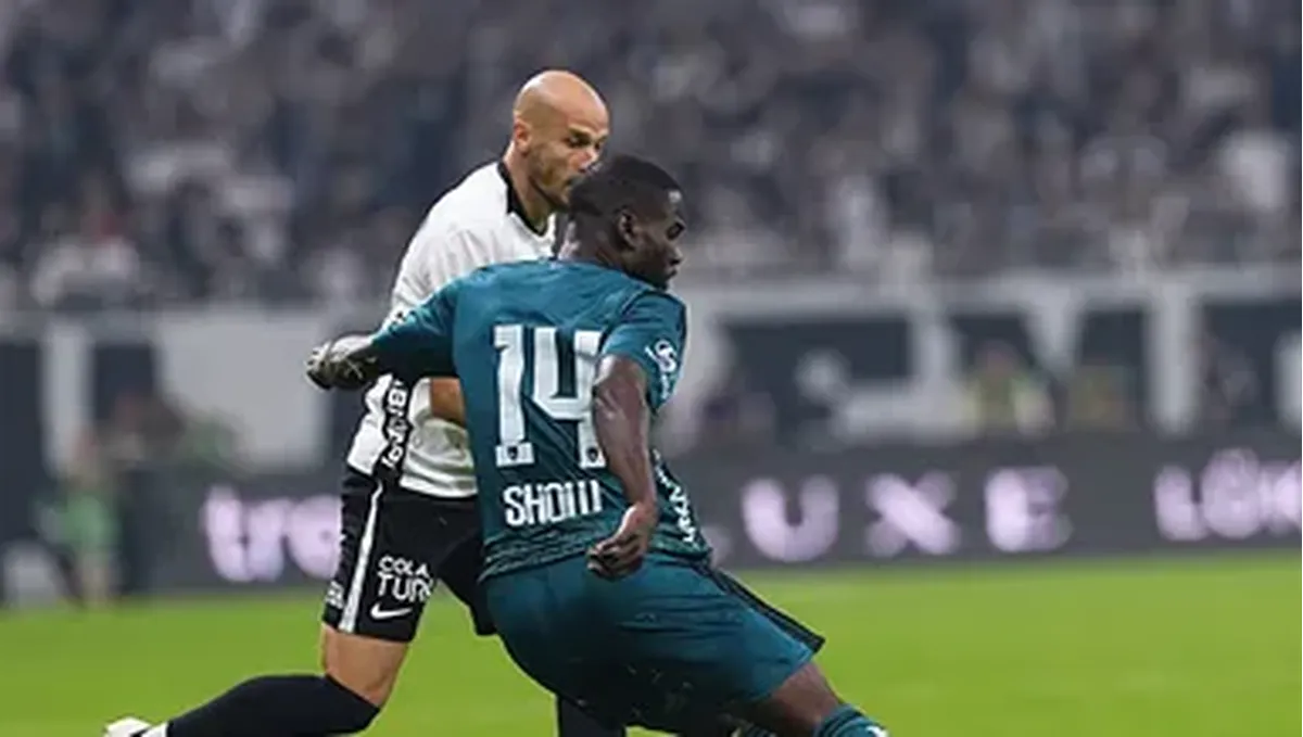 Beşiktaş'ta Vaclav Cerny Sakatlandı, İlhan Fakılı Oyuna Girdi