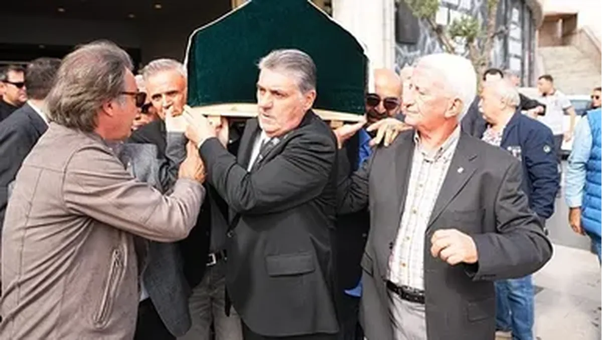 Beşiktaş Kulübü'nün Eski Yöneticisi Metin Keçeli Son Yolculuğuna Uğurlandı