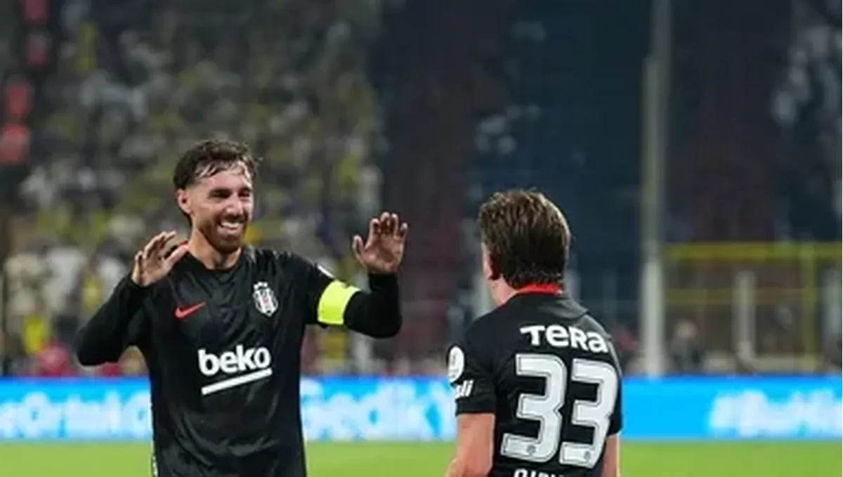 Trendyol Süper Lig'de Beşiktaş, Fenerbahçe'yi 2-1 Yenerek Galip Geldi Özet: Trendyol Süper Lig'in 4.